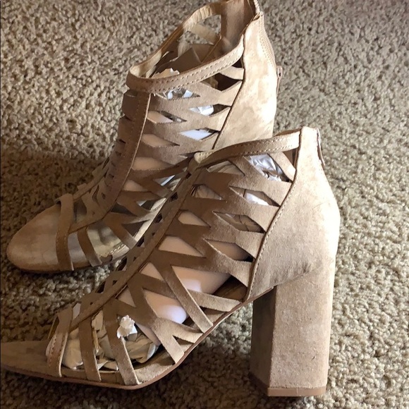 Shoes - Picture 4 of 4